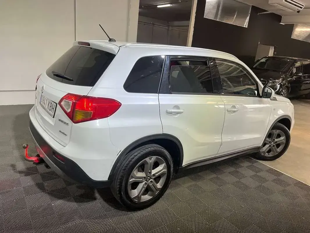 Usado Suzuki Vitara 120 CV (88 kW) 2017 Blanco SUV