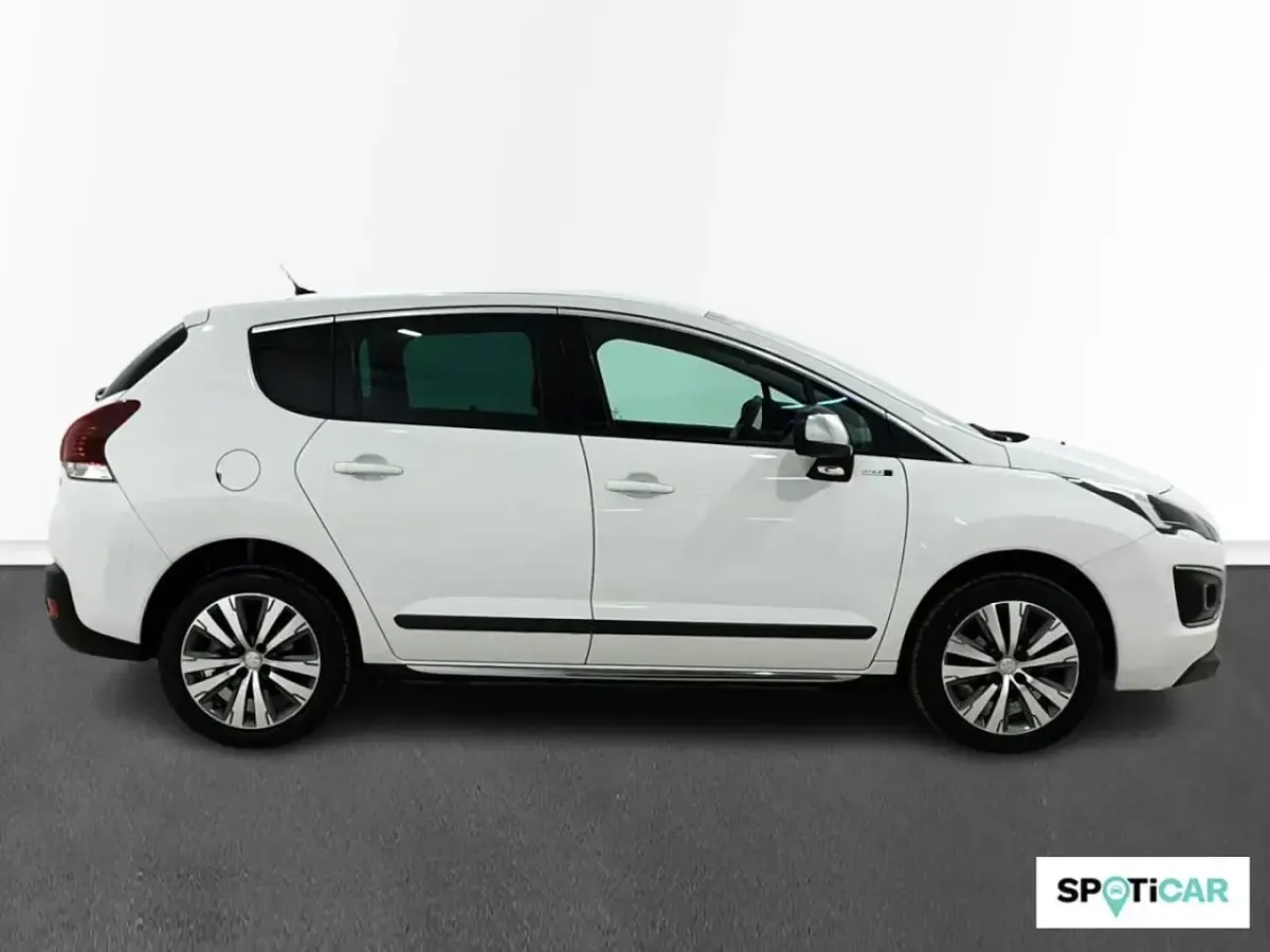 Usado Peugeot 3008 Style 120 CV (88 kW) 2016 Blanco SUV