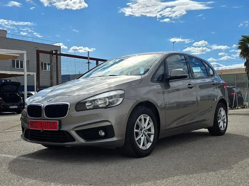 Usado BMW 216 Active Tourer 116 CV (85 kW) 2015 Beige Monovolumen
