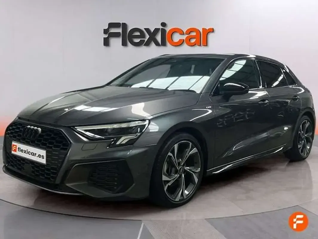 Usado Audi A3 Sportback 116 CV (85 kW) 2022 Gris Utilitario