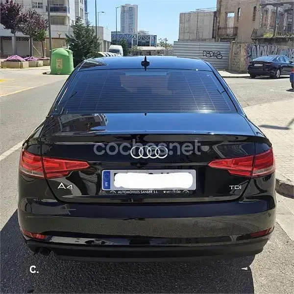 Usado Audi A4 Advanced 150 CV (110 kW) 2017 Negro Berlina
