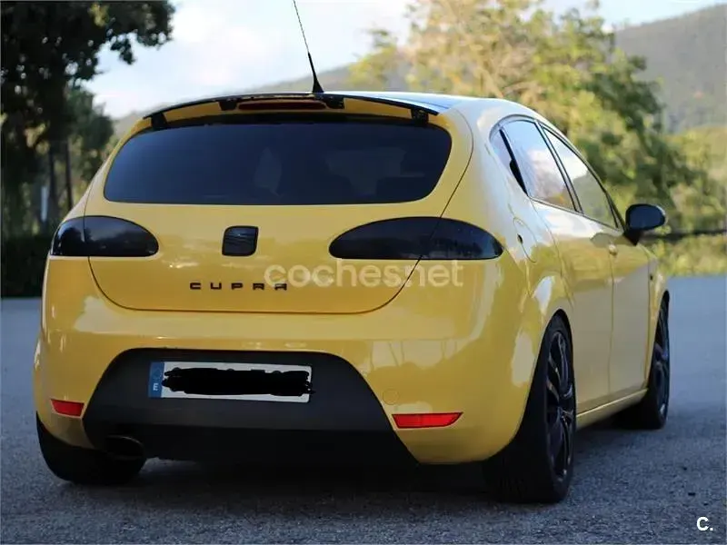 Usado Seat Leon CUPRA 240 CV (176 kW) 2007 Amarillo Utilitario