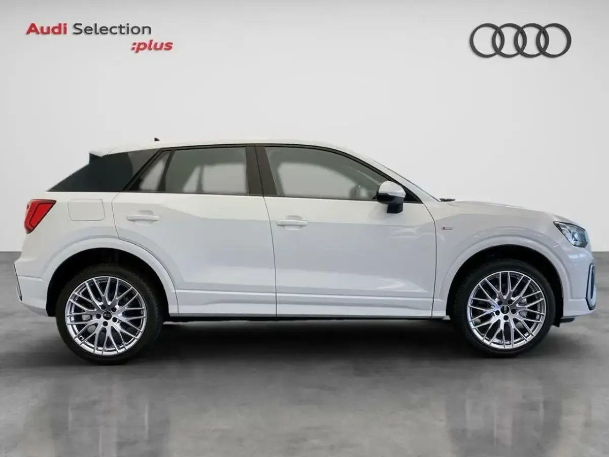 Usado Audi Q2 Ambiente 150 CV (110 kW) 2024 Blanco SUV