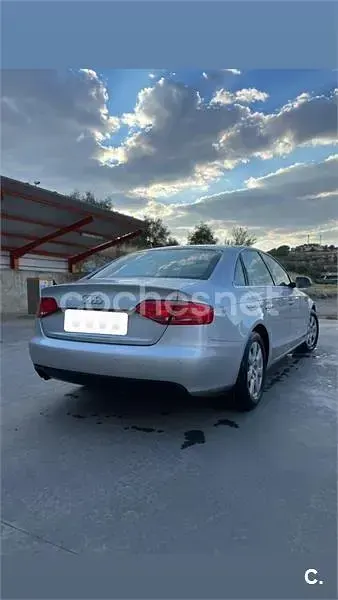 Usado Audi A4 160 CV (117 kW) 2011 Gris / plata Familiar