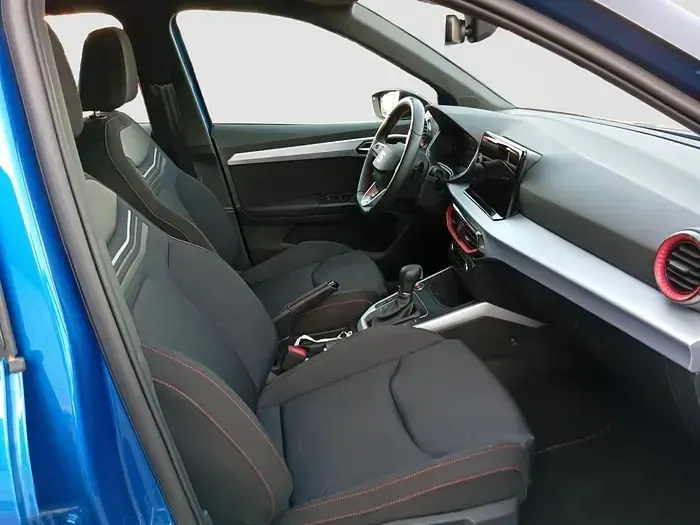 Usado Seat Arona FR 115 CV (84 kW) 2024 Azul SUV