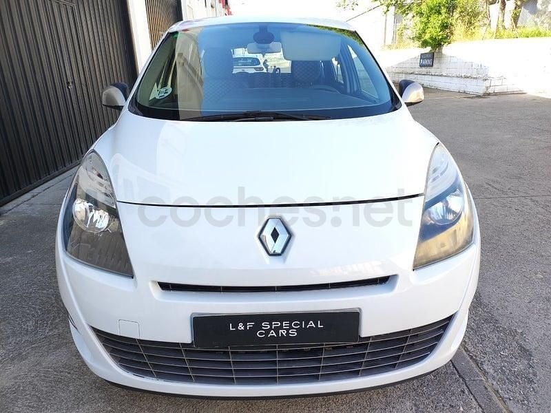 Usado Renault Grand Scénic III 110 CV (80 kW) 2011 Blanco Monovolumen