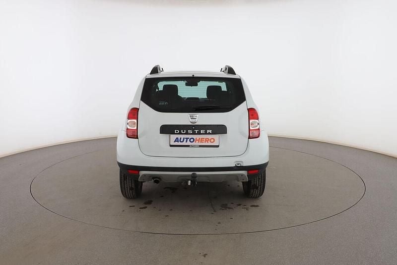 Usado Dacia Duster Lauréate 125 CV (91 kW) 2015 Blanco SUV