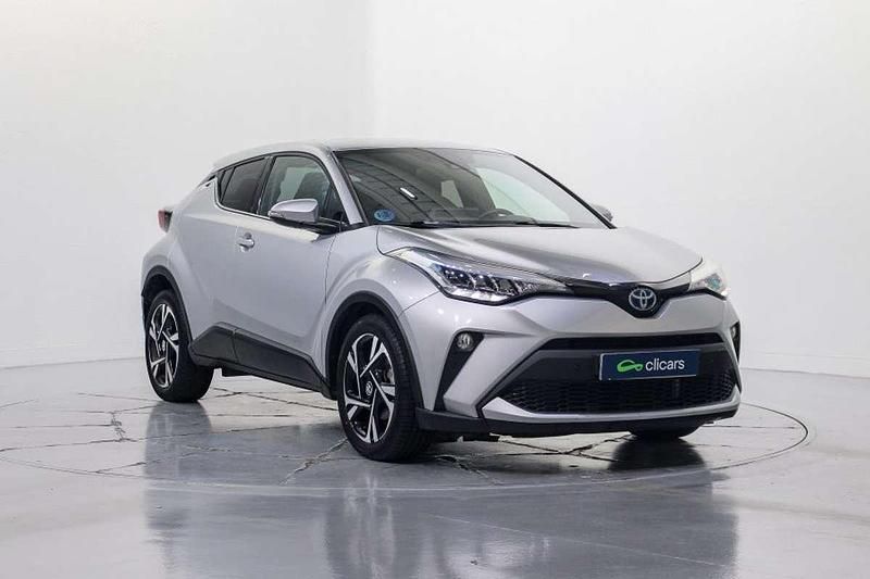 Usado Toyota C-HR Advance 98 CV (72 kW) 2023 Plateado SUV