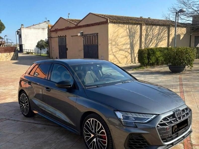 Käytetty Audi A3 Performance 333 HP (244 kW) 2024 Musta Sedan