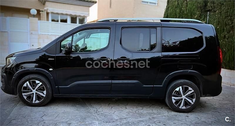 Usado Peugeot Rifter GT-line 130 CV (95 kW) 2020 Negro Monovolumen