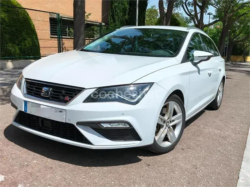 Usado Seat Leon ST FR 180 CV (132 kW) 2018 Blanco Familiar