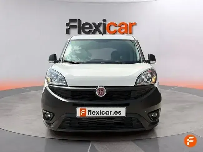 Usado Fiat Doblò 105 CV (77 kW) 2022 Blanco Monovolumen