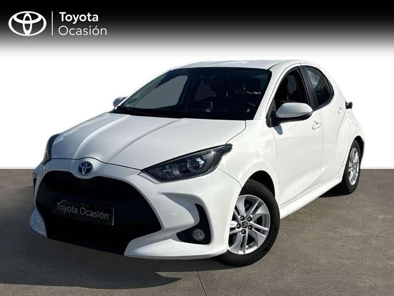 Usado Toyota Yaris Hybrid Business Edition 116 CV (85 kW) 2021 Blanco Utilitario