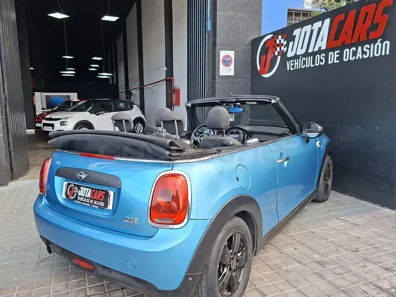 Usado Mini One Cabriolet 102 CV (75 kW) 2017 Azul Descapotable