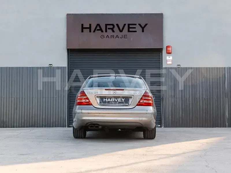 Usado Mercedes C30 AMG AMG 231 CV (169 kW) 2004 Gris / plata Berlina