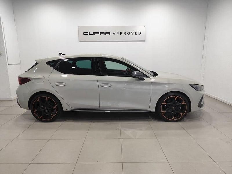 Usado Cupra Leon 150 CV (110 kW) 2024 Gris / plata Berlina
