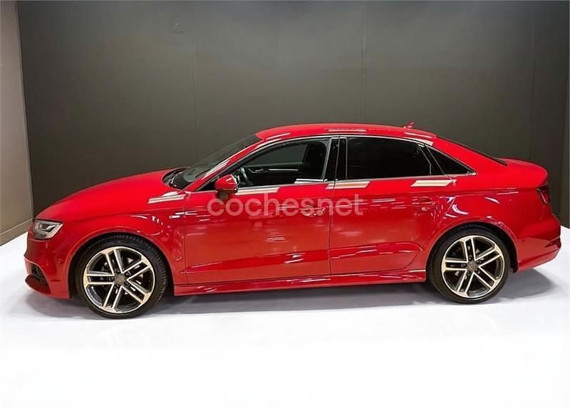 Usado Audi A3 S-Line 116 CV (85 kW) 2018 Rojo Berlina