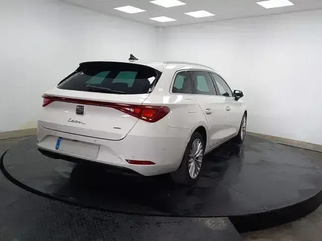 Usado Seat Leon XCELLENCE 205 CV (150 kW) 2021 Blanco Utilitario