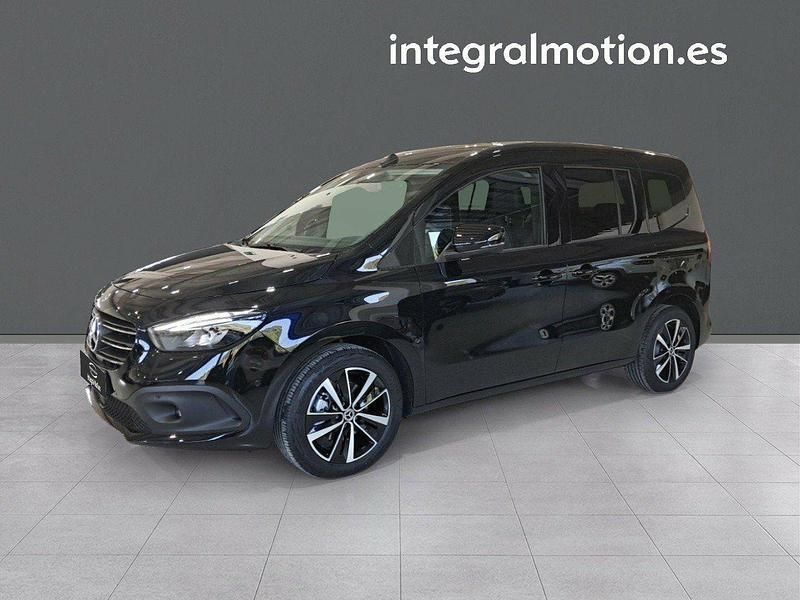 Negro Nuevo 2025 Mercedes 180 Berlina | 33.801 € (Buen precio) - Imagen 1/4
