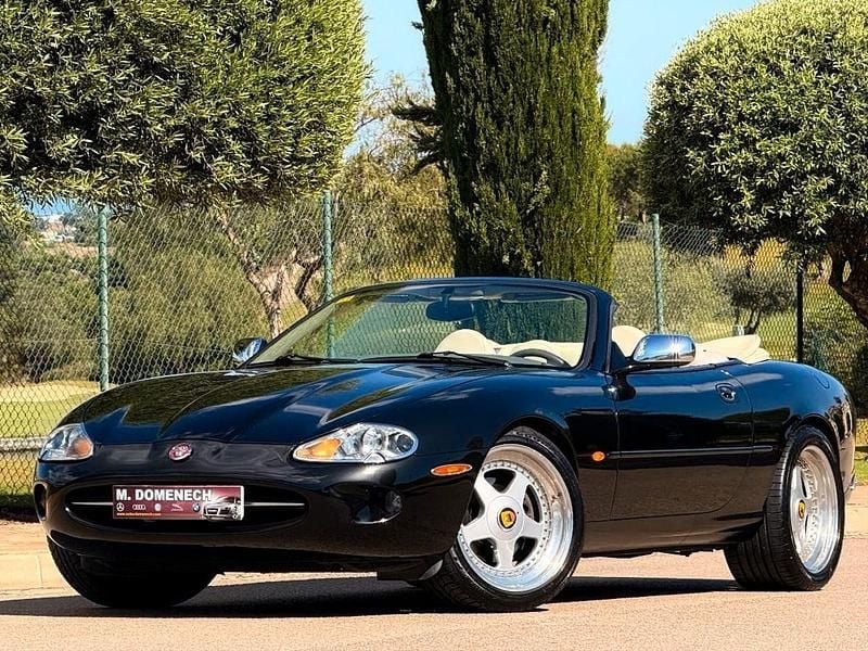 Usado Jaguar XK8 290 CV (213 kW) 1998 Negro Descapotable