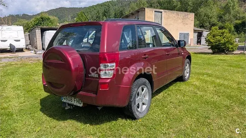 Usado Suzuki Grand Vitara 129 CV (94 kW) 2006 Rojo SUV
