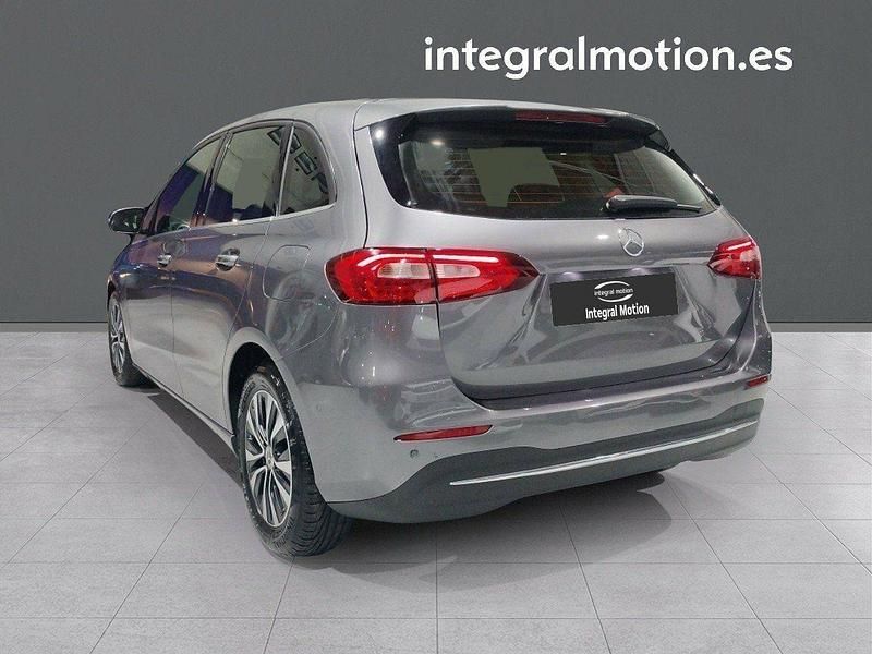 Usado Mercedes B180 116 CV (85 kW) 2019 Marrón Monovolumen