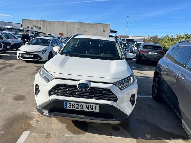 Usado Toyota RAV4 Advance 218 CV (160 kW) 2024 Blanco SUV
