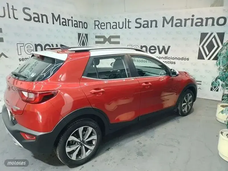 Usado Kia Stonic 120 CV (88 kW) 2021 Rojo SUV