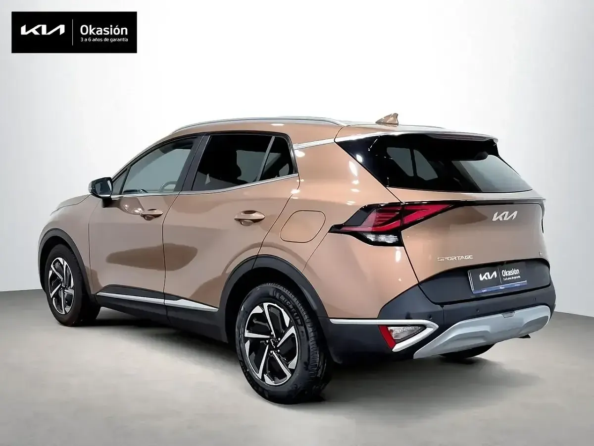 Usado Kia Sportage 180 CV (132 kW) 2022 Bronce SUV