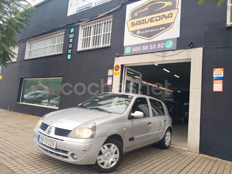 Gris / plata Usado 2006 Renault Clio II Dynamique Berlina | 2300 € (Buen precio) - Imagen 1/4