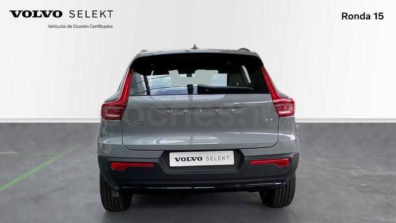Nuevo Volvo XC40 Plus 163 CV (119 kW) 2025 Gris / plata SUV