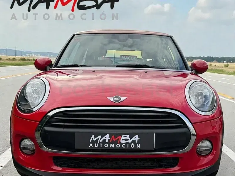 Usado Mini ONE 102 CV (75 kW) 2019 Rojo Utilitario