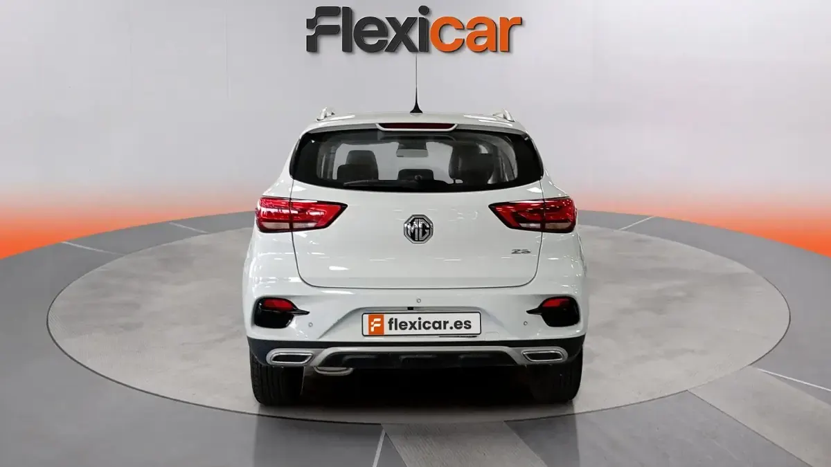 Usado MG ZS Luxury 106 CV (77 kW) 2024 Blanco SUV