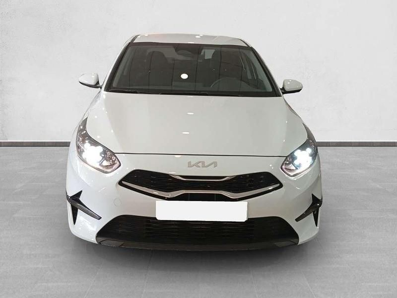 Usado Kia Ceed 101 CV (74 kW) 2024 Blanco Utilitario