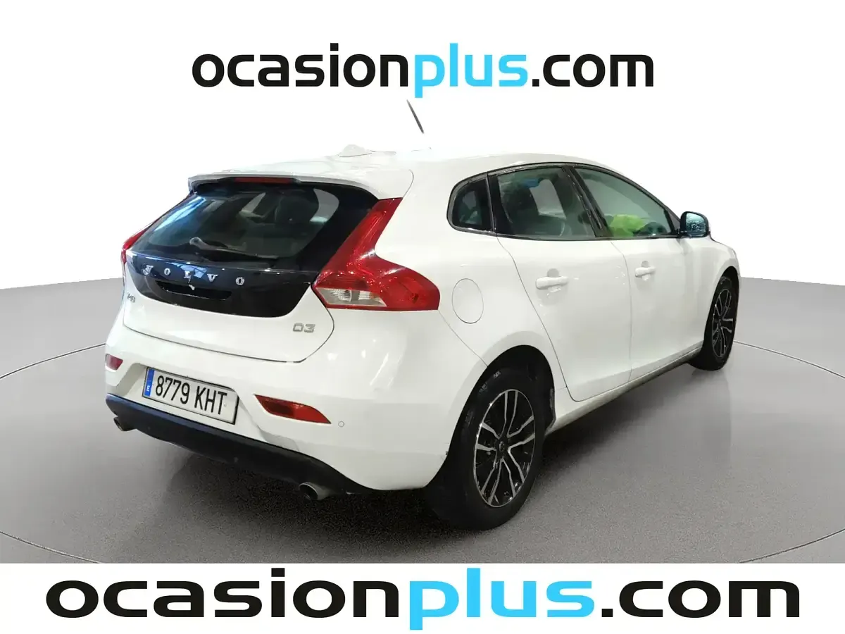 Usado Volvo V40 Momentum 150 CV (110 kW) 2018 Blanco Berlina
