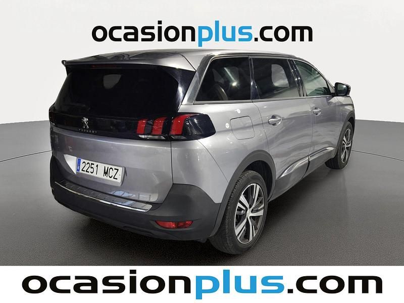 Usado Peugeot 5008 Allure 131 CV (96 kW) 2022 Gris Monovolumen