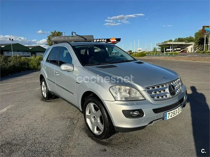 Usado Mercedes ML320 224 CV (164 kW) 2005 Gris / plata SUV
