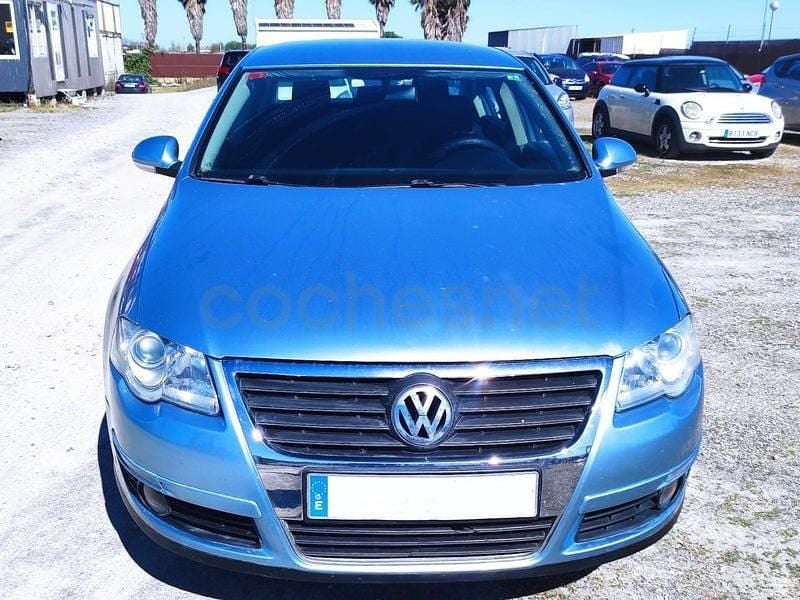 Usado VW Passat Advance 140 CV (102 kW) 2007 Gris / plata Berlina