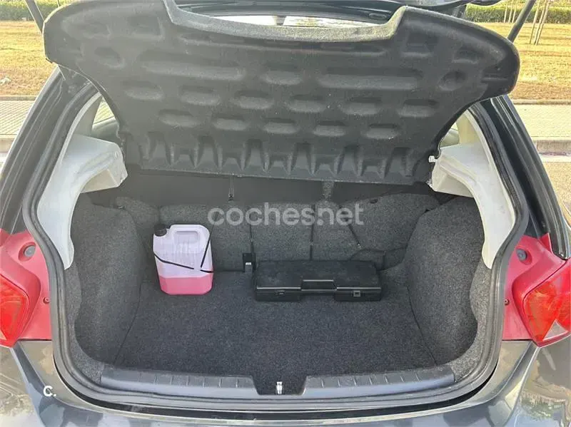 Usado Seat Ibiza Style 85 CV (62 kW) 2010 Negro Berlina