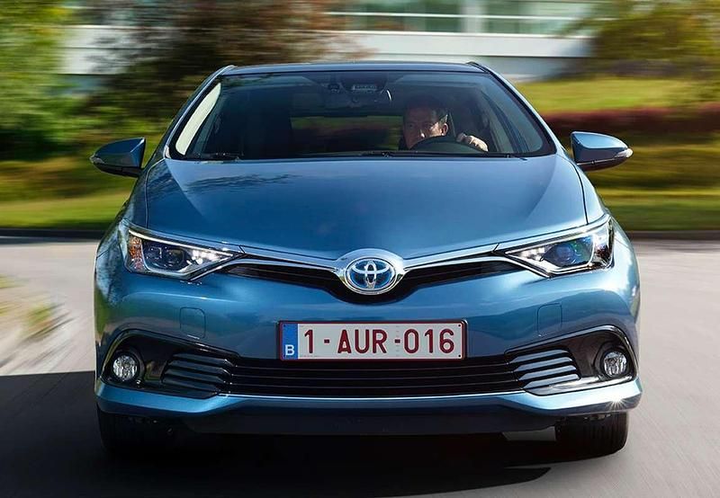 Usado Toyota Auris Hybrid 136 CV (100 kW) 2017 Azul Utilitario