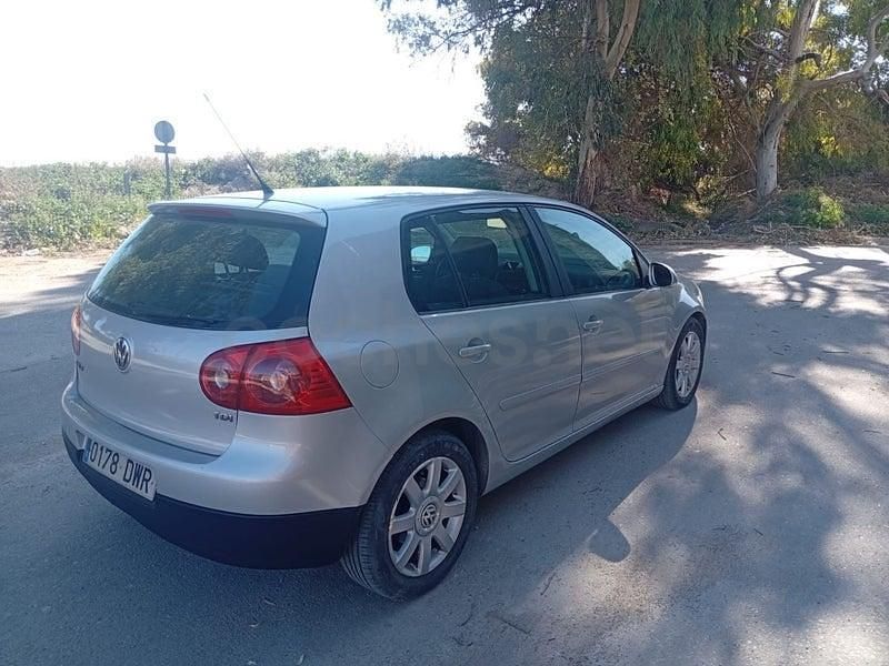 Usado VW Golf IV Conceptline 90 CV (66 kW) 2005 Gris / plata Berlina