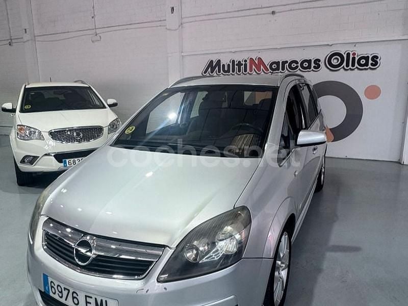 Gris / plata Usado 2007 Opel Zafira Cosmo Monovolumen | 3999 € (Precio justo) - Imagen 1/4