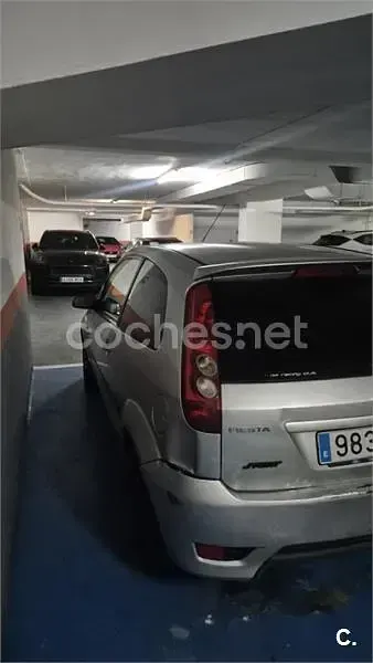 Usado Ford Fiesta Sport 90 CV (66 kW) 2008 Gris / plata Utilitario