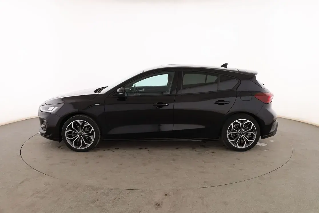 Usado Ford Focus ST-Line X 125 CV (91 kW) 2023 Negro Berlina