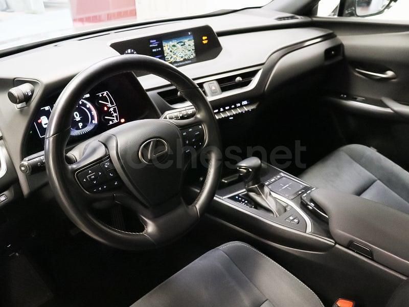 Usado Lexus UX Business Edition 184 CV (135 kW) 2021 Gris / plata SUV