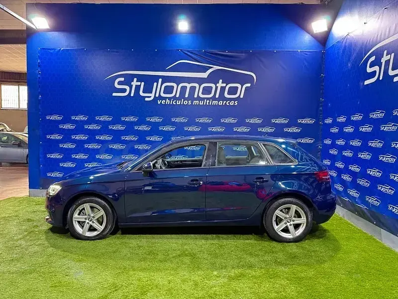 Usado Audi A3 116 CV (85 kW) 2018 Azul Berlina