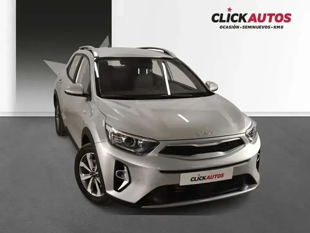 Usado Kia Stonic Active 101 CV (74 kW) 2025 Plateado SUV