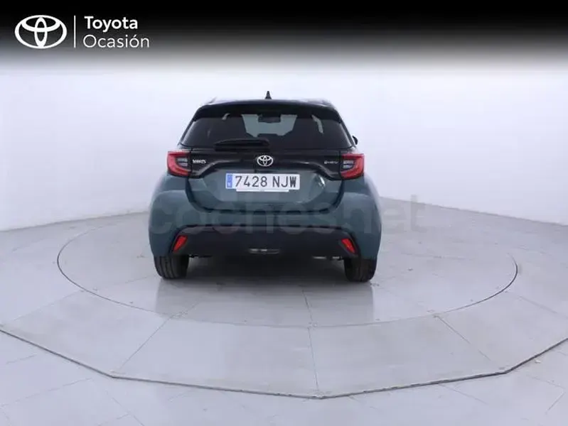 Nuevo Toyota Yaris Hybrid Style 116 CV (85 kW) 2026 Verde Berlina