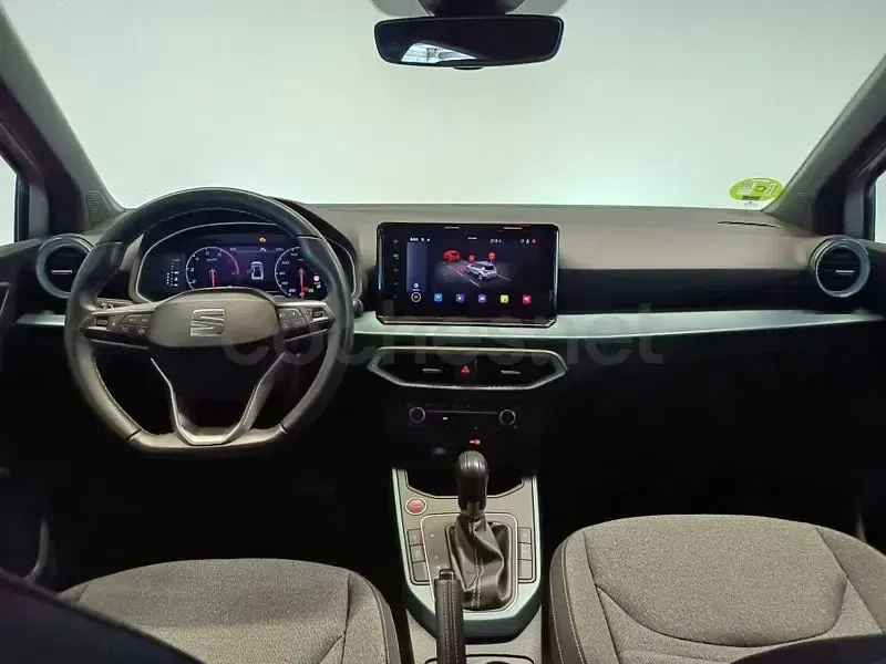 Usado Seat Arona Xperience 110 CV (80 kW) 2023 Blanco SUV
