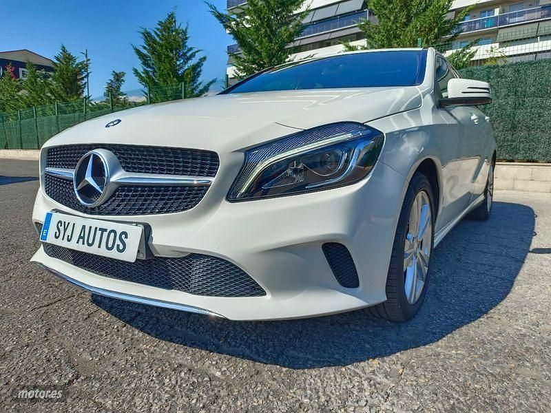 Blanco Usado 2016 Mercedes A180 Urban Berlina | 17.900 € (Precio justo) - Imagen 1/4